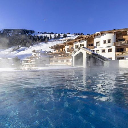 Natur- & Wanderhotel Tuxertal Екстериор снимка