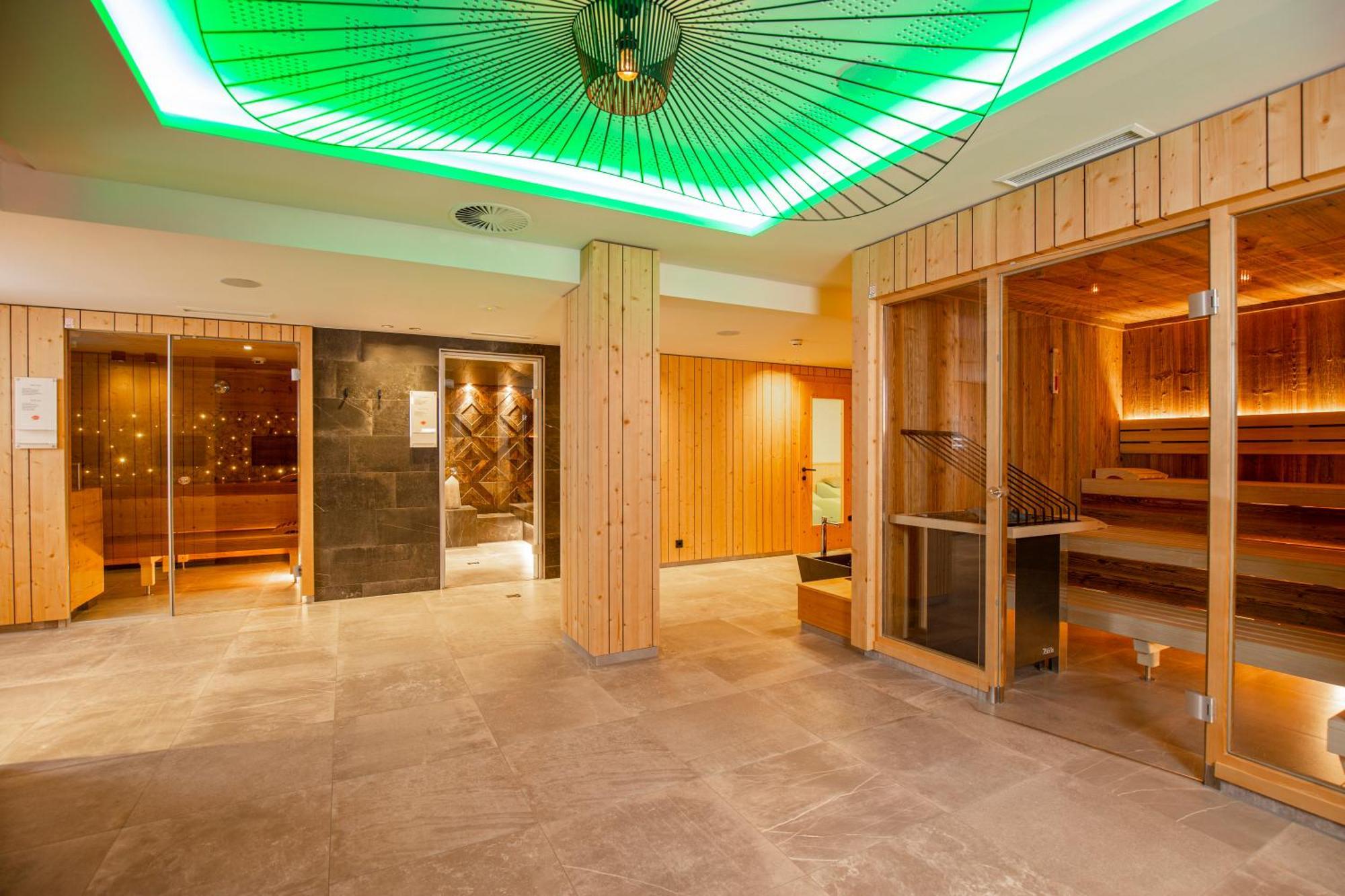 Natur- & Wanderhotel Tuxertal Екстериор снимка
