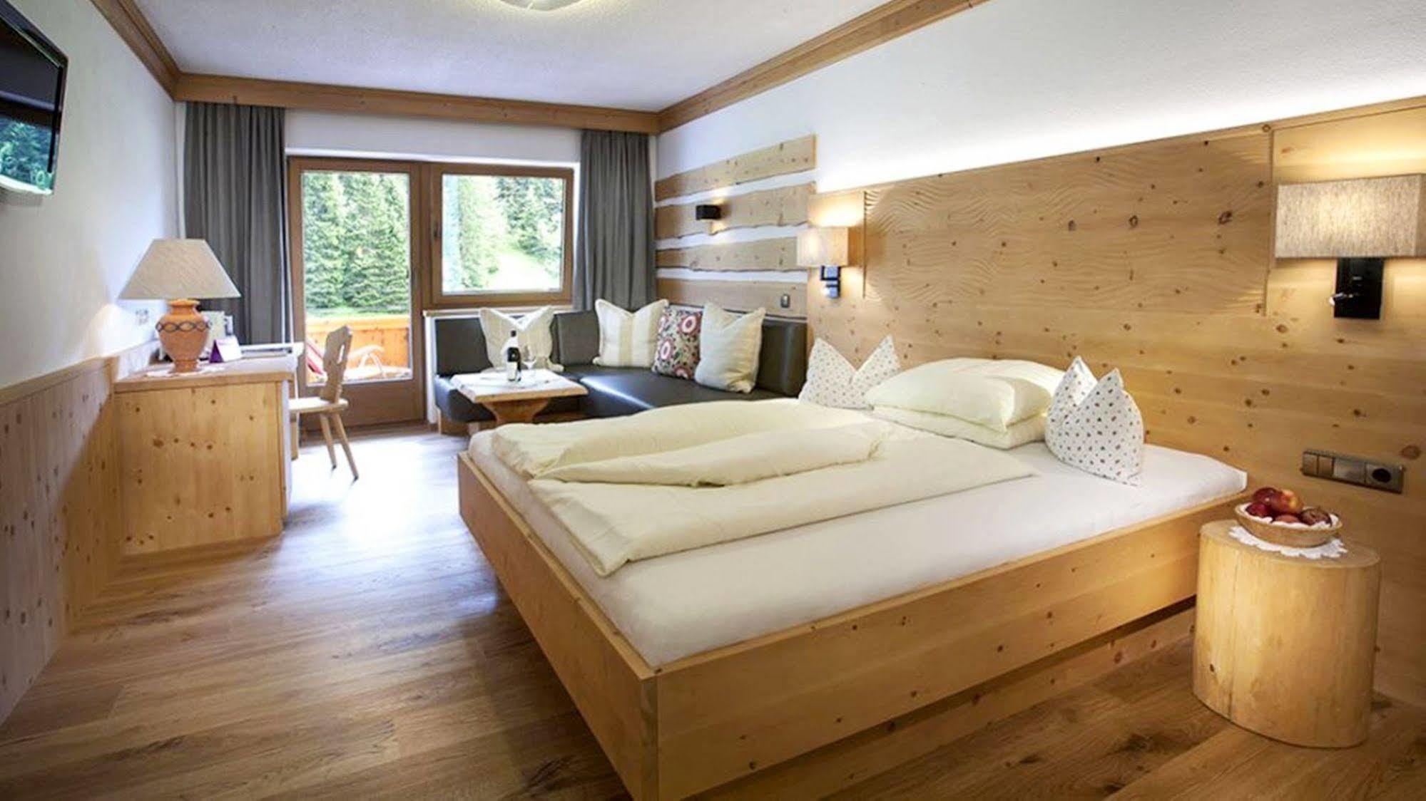 Natur- & Wanderhotel Tuxertal Екстериор снимка