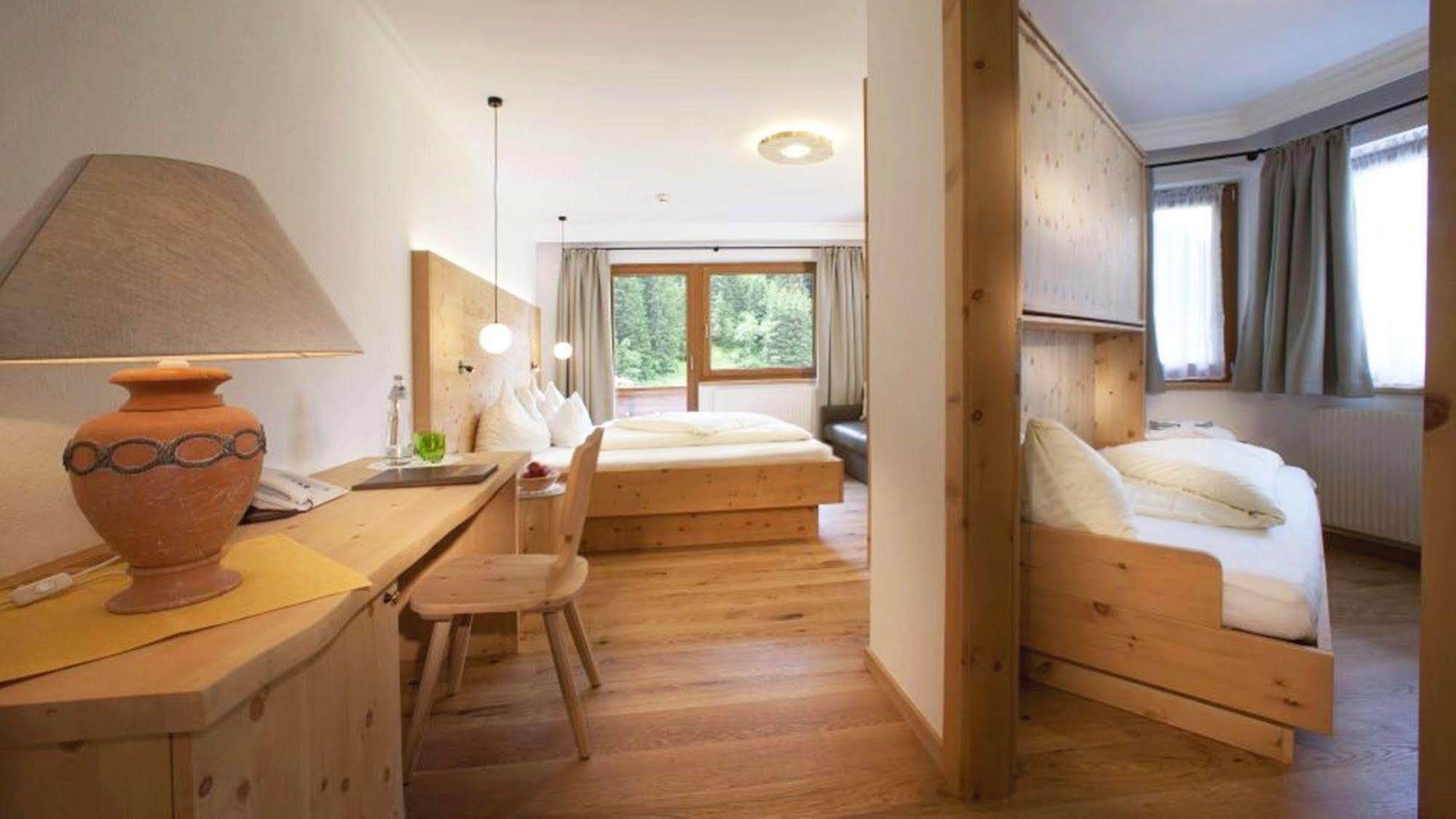 Natur- & Wanderhotel Tuxertal Екстериор снимка