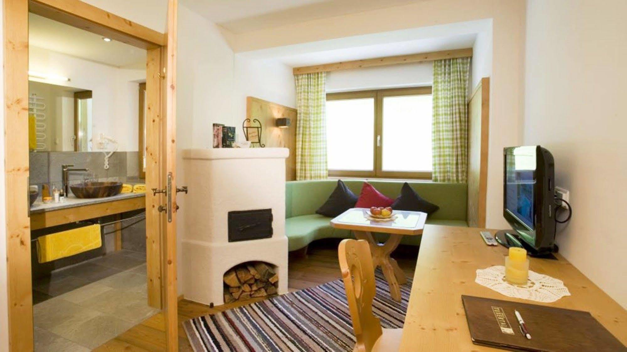 Natur- & Wanderhotel Tuxertal Екстериор снимка
