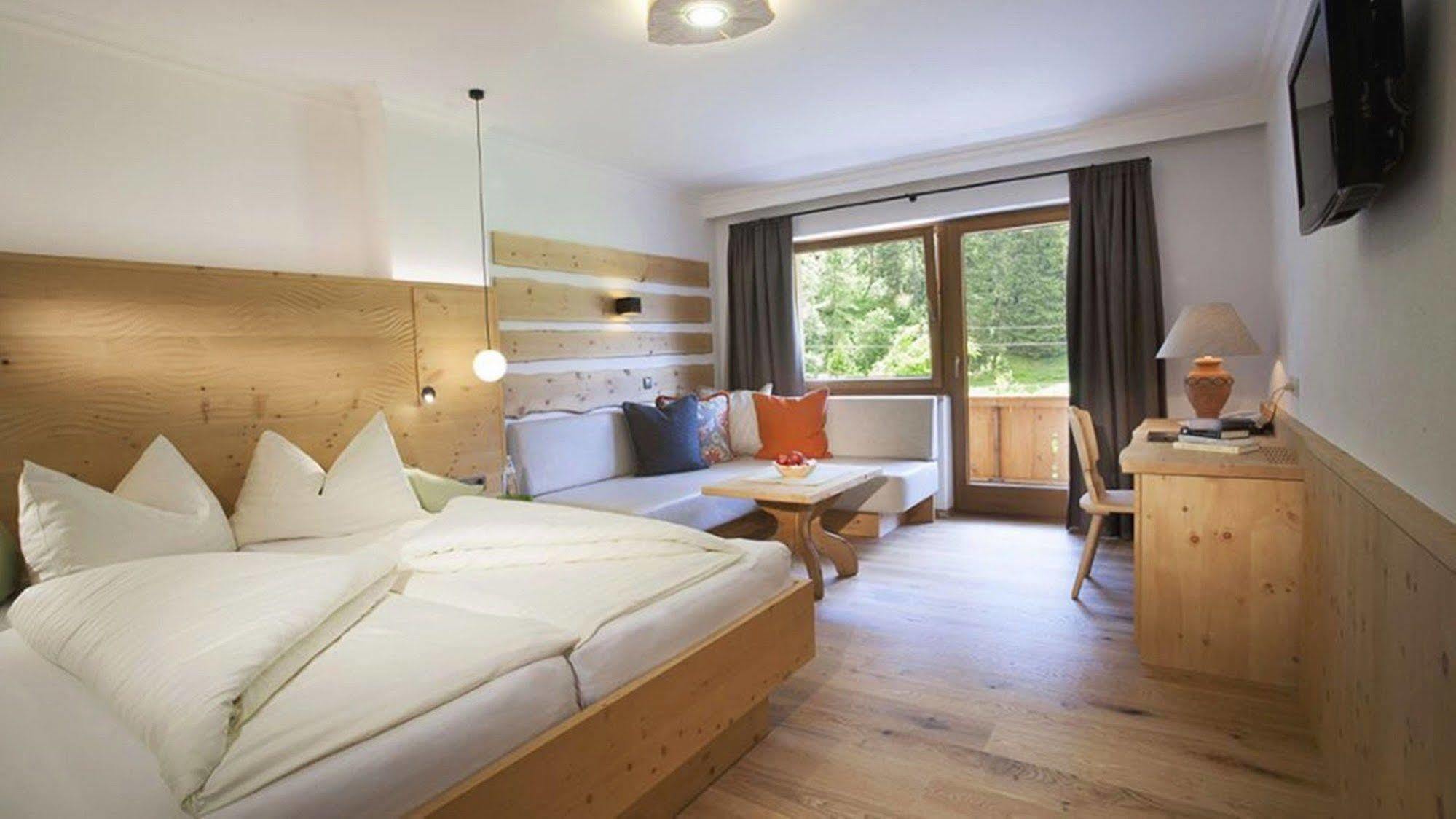 Natur- & Wanderhotel Tuxertal Екстериор снимка