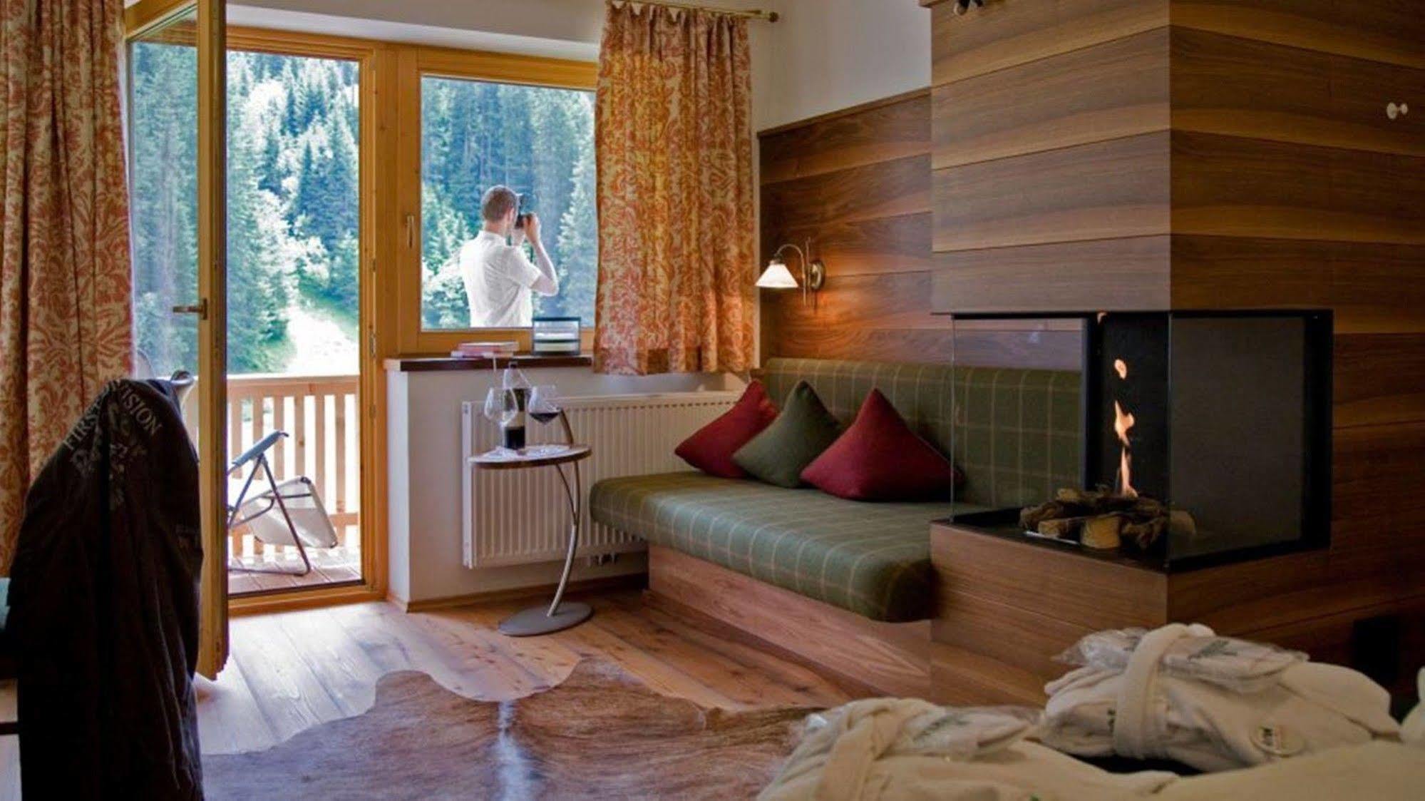 Natur- & Wanderhotel Tuxertal Екстериор снимка